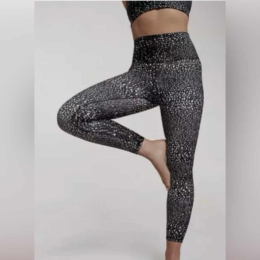 Black and White Patterned Leggings